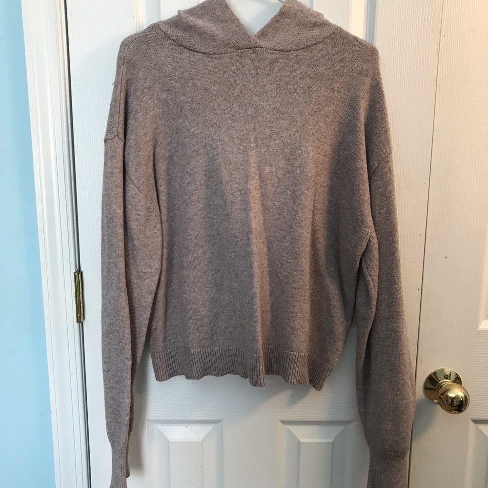 sweater/hoodie